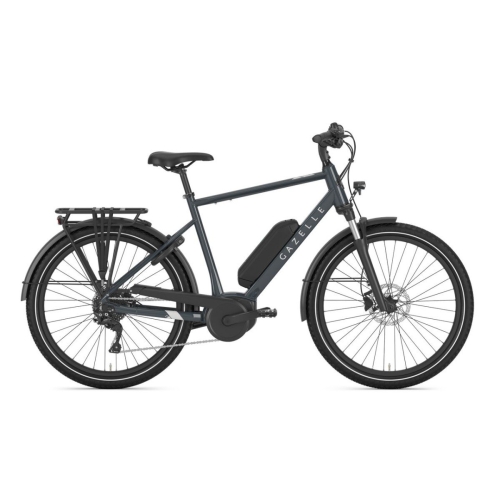 Sportieve Gazelle Medeo T9 elektrische fiets met derailleurversnelling en Bosch middenmotor in een actieve rijpositie.